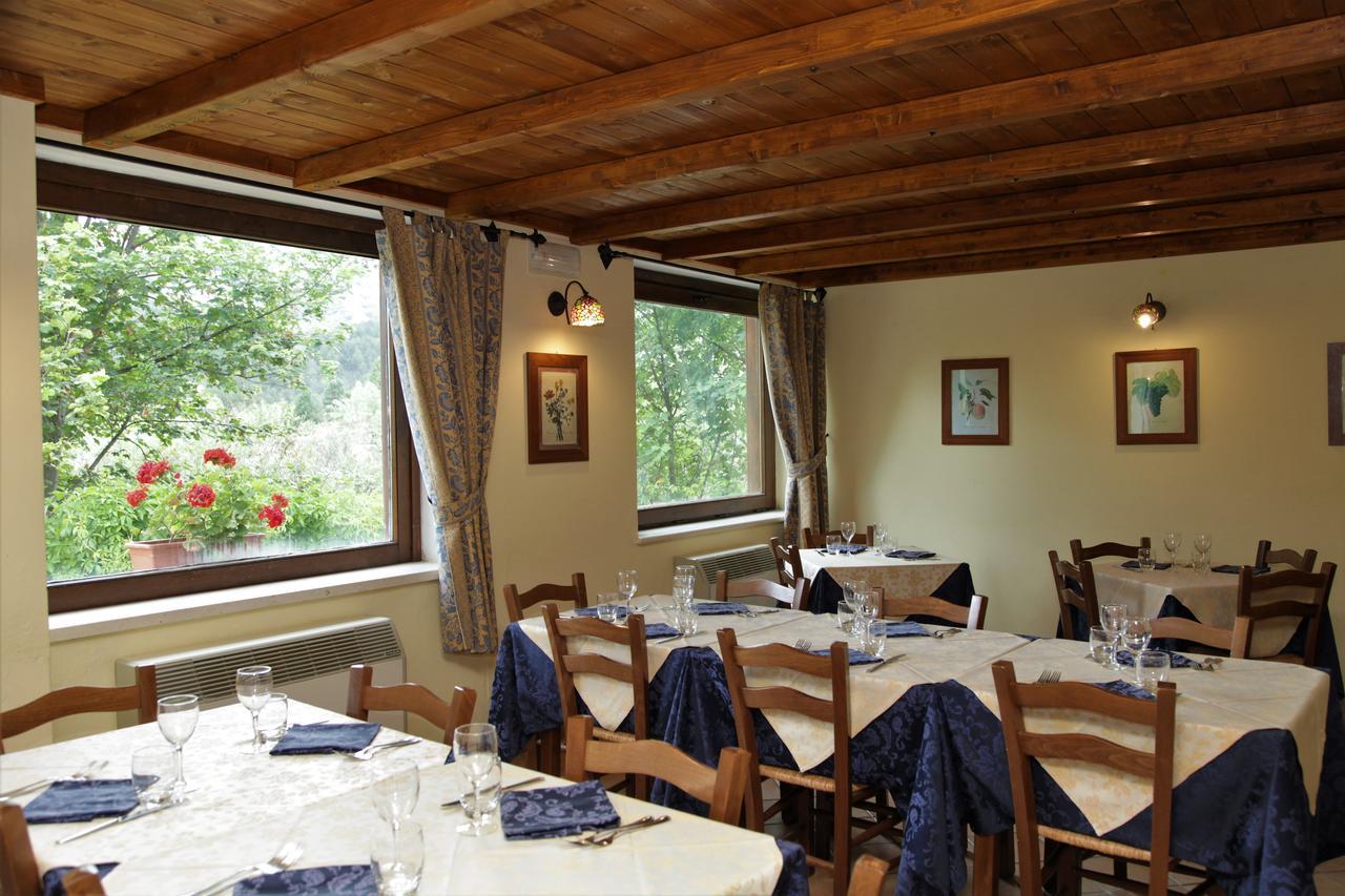 Hotel Il Ghiro Овиндоли Екстериор снимка