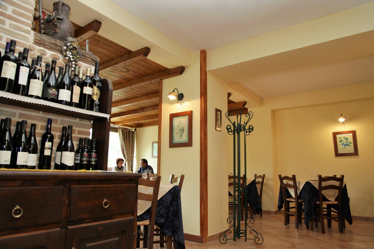 Hotel Il Ghiro Овиндоли Екстериор снимка